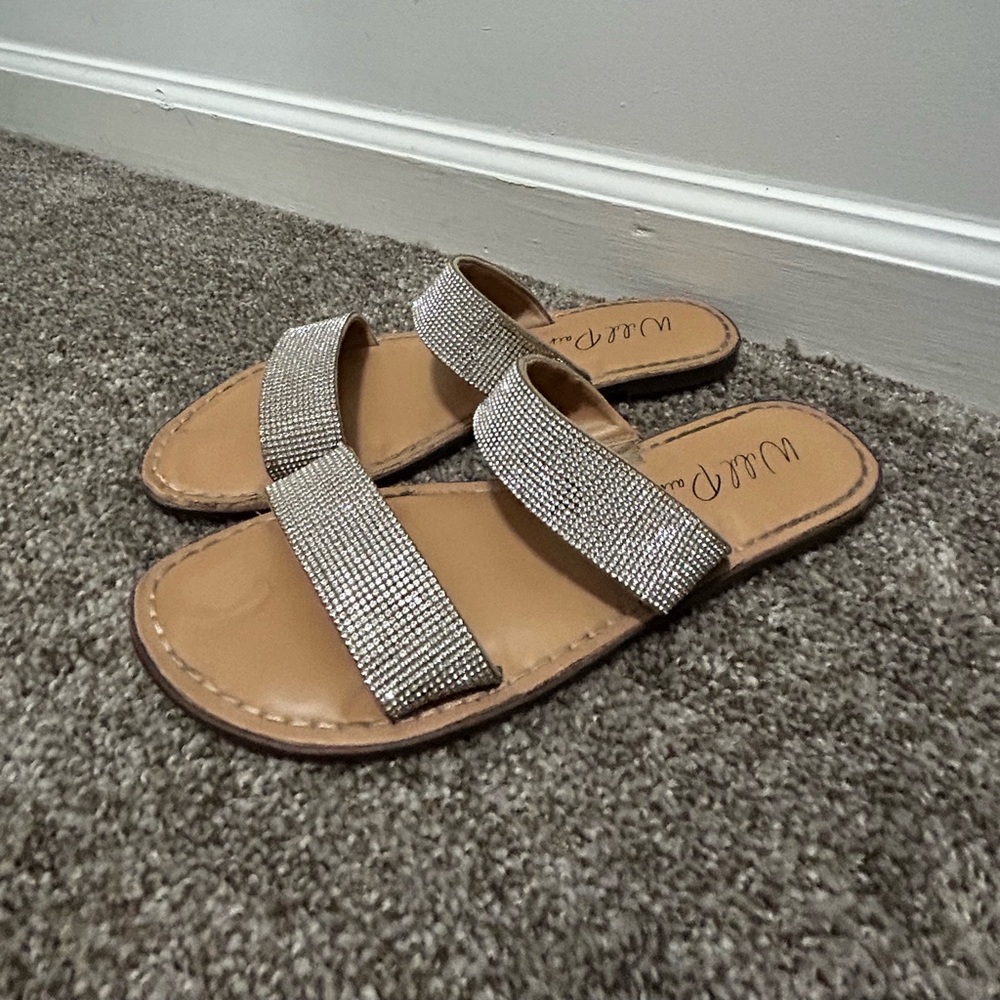 Sparkly Sandals | GUC❗️